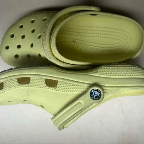 Crocs - Picture 2 of 4